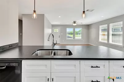 112 Missy Lane, Victoria, TX 77901 - Photo 11