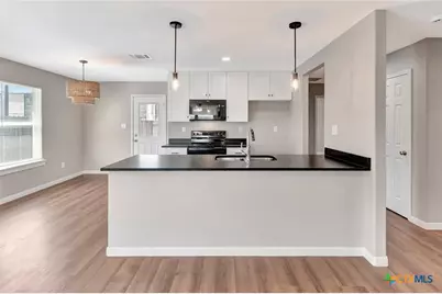 112 Missy Lane, Victoria, TX 77901 - Photo 9