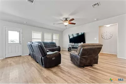 2946 Daisy Meadow, New Braunfels, TX 78130 - Photo 7