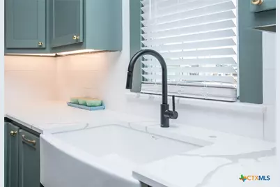 410 N Avenue D, Shiner, TX 77984 - Photo 19