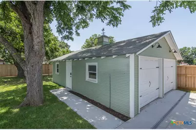 410 N Avenue D, Shiner, TX 77984 - Photo 37