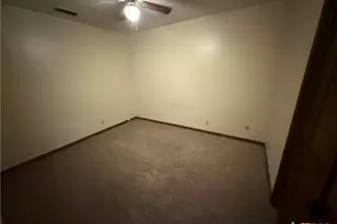 608 King Arthur St, Victoria, TX 77904 - Photo 7