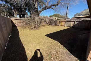 608 King Arthur St, Victoria, TX 77904 - Photo 13