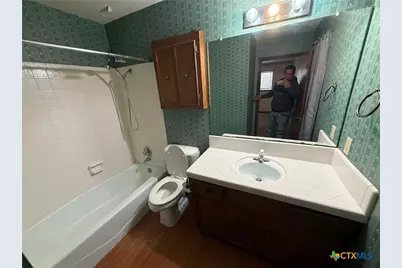 608 King Arthur Street, Victoria, TX 77904 - Photo 9