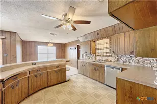 395 State Hwy 304, Gonzales, TX 78629 - Photo 9