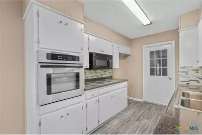 2512 E Airline Road, Victoria, TX 77901 - Photo 9