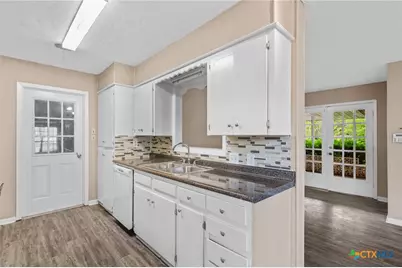 2512 E Airline Road, Victoria, TX 77901 - Photo 11