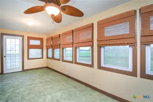 605 State Hwy 172, Ganado, TX 77962 - Photo 17