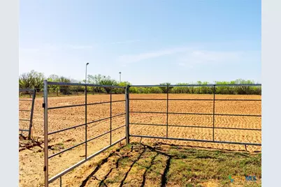 1980 County Road 361, La Vernia, TX 78121 - Photo 9