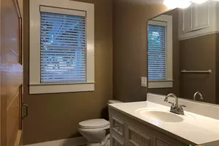 414 W San Antonio St, San Marcos, TX 78666 - Photo 13