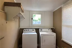 414 W San Antonio St, San Marcos, TX 78666 - Photo 27