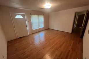 1324 N 60th St, Waco, TX 76710 - Photo 3