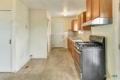 1907 Pleasant Green Drive, Victoria, TX 77901 - Photo 5
