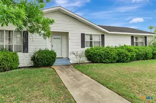 1907 Pleasant Green Dr, Victoria, TX 77901 - Photo 1
