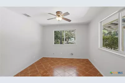 625 Mountain Laurel Drive, New Braunfels, TX 78132 - Photo 13