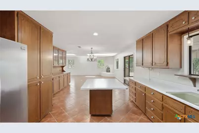 625 Mountain Laurel Drive, New Braunfels, TX 78132 - Photo 11