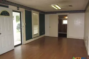 227 West End St, Goliad, TX 77963 - Photo 5