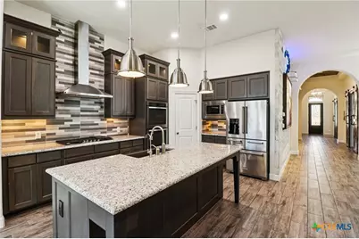 988 Carriage Loop, New Braunfels, TX 78132 - Photo 3