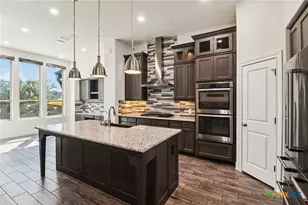 988 Carriage Loop, New Braunfels, TX 78132 - Photo 7