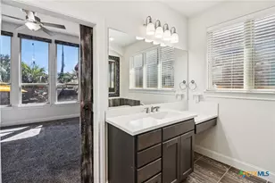 988 Carriage Loop, New Braunfels, TX 78132 - Photo 15