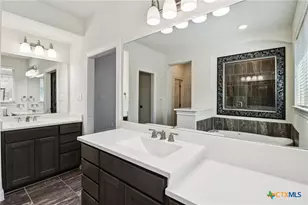 988 Carriage Loop, New Braunfels, TX 78132 - Photo 17