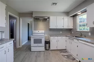 4806 Evergreen St, Victoria, TX 77904 - Photo 5