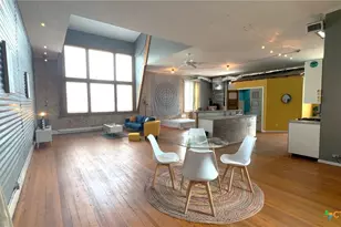 103 W Walnut St, Seguin, TX 78155 - Photo 5