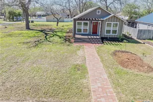 403 W French St, Cuero, TX 77954 - Photo 23