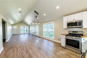 403 W French St, Cuero, TX 77954 - Photo 9