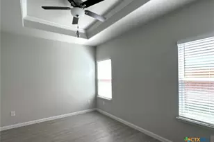 516 Hudson St, Seguin, TX 78155 - Photo 5