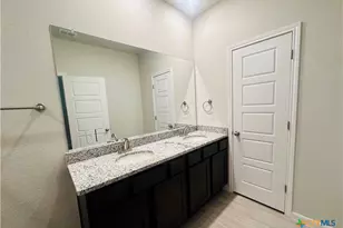 516 Hudson St, Seguin, TX 78155 - Photo 7