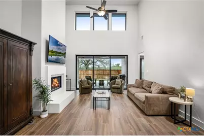 634 Meade Street, New Braunfels, TX 78132 - Photo 5