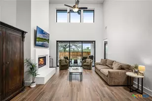 634 Meade St, New Braunfels, TX 78132 - Photo 5