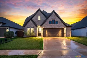 634 Meade St, New Braunfels, TX 78132 - Photo 1