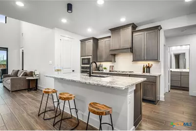 634 Meade Street, New Braunfels, TX 78132 - Photo 11