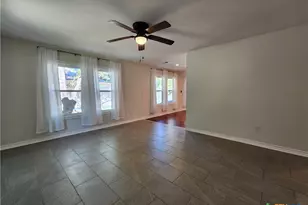 521 Willow Ave, New Braunfels, TX 78130 - Photo 15