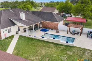 602 Basswood St, Victoria, TX 77904 - Photo 1