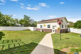 602 Basswood St, Victoria, TX 77904 - Photo 29