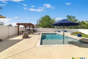 602 Basswood St, Victoria, TX 77904 - Photo 29