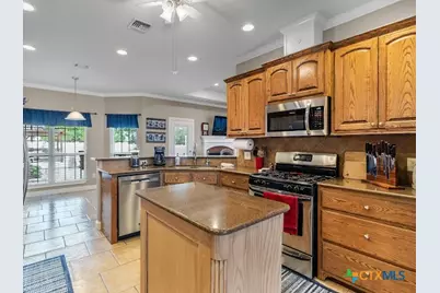 602 Basswood Street, Victoria, TX 77904 - Photo 11