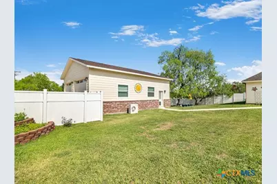 602 Basswood Street, Victoria, TX 77904 - Photo 31