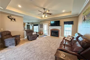 602 Basswood St, Victoria, TX 77904 - Photo 7