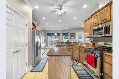 602 Basswood Street, Victoria, TX 77904 - Photo 9