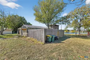 205 Lakewood Dr, Gatesville, TX 76528 - Photo 29