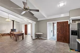 205 Lakewood Dr, Gatesville, TX 76528 - Photo 9