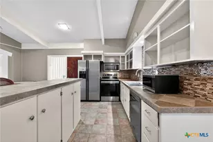 205 Lakewood Dr, Gatesville, TX 76528 - Photo 5