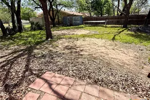 1504 Bridge St, Gatesville, TX 76528 - Photo 13