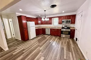 1504 Bridge St, Gatesville, TX 76528 - Photo 5