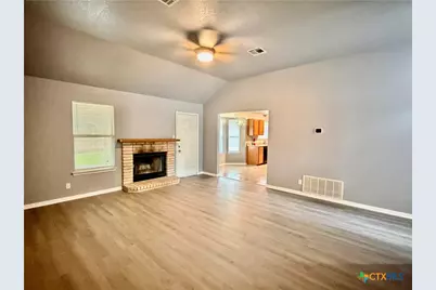 7 S Bobcat Court, Morgans Point Resort, TX 76513 - Photo 5