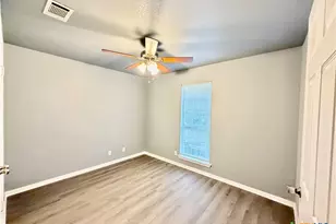 7 S Bobcat Ct, Morgans Point Resort, TX 76513 - Photo 11